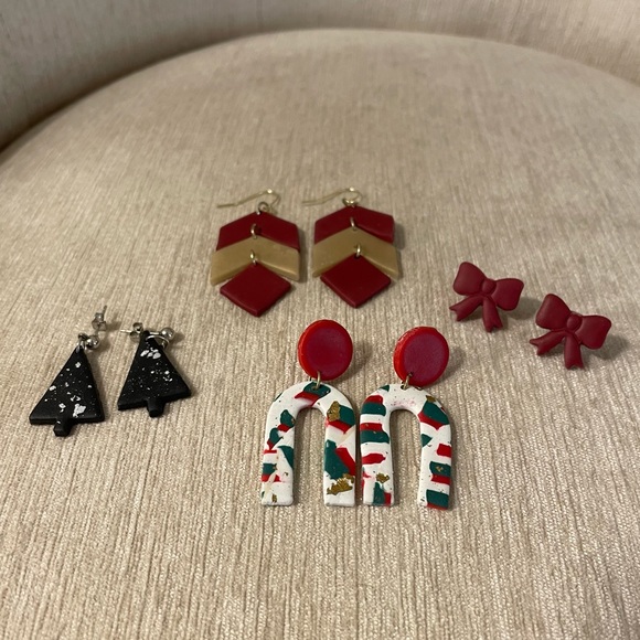 Set of 4 Handmade Polymer Clay Earring Set
Holiday/ Christmas Theme - Red - Picture 1 of 6